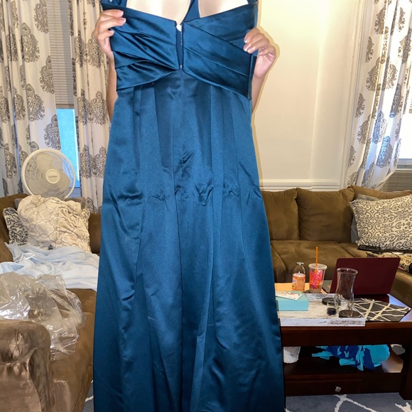 David’s Bridal Oasis - Picture 7 of 7